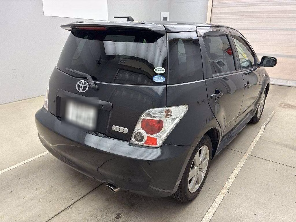 TOYOTA IST