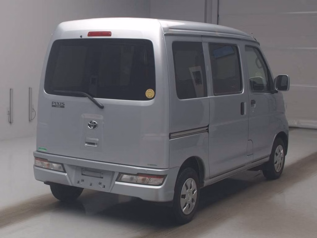 TOYOTA PIXIS VAN