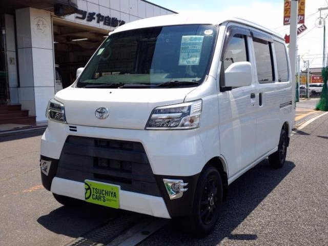 TOYOTA PIXIS VAN