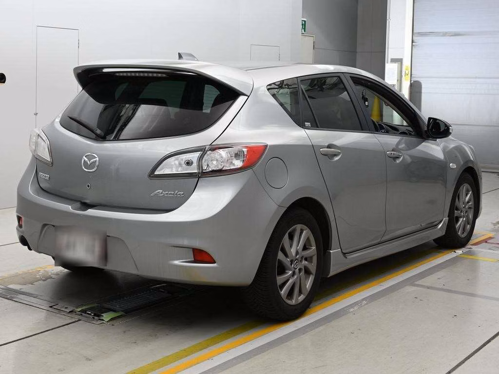 MAZDA AXELA