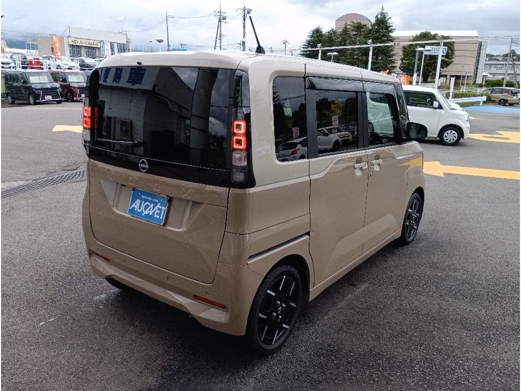 NISSAN ROOX