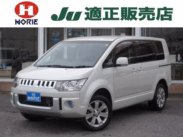 MITSUBISHI DELICA D:5
