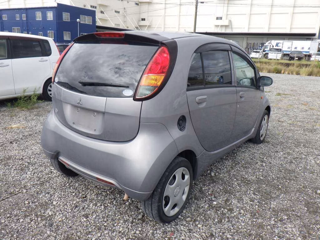 MITSUBISHI I