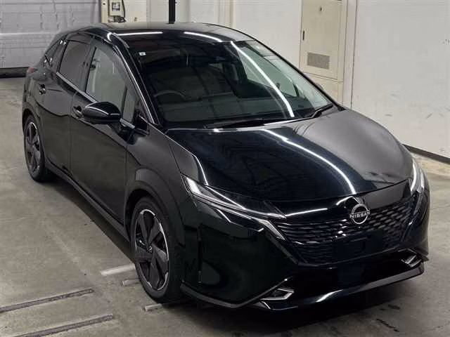NISSAN AURA