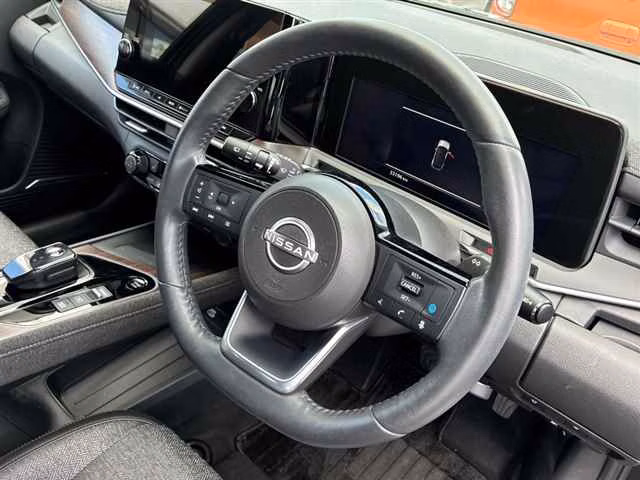 NISSAN AURA