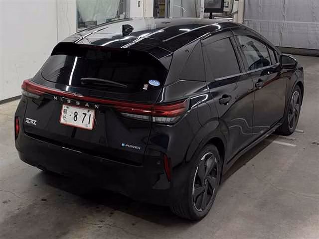 NISSAN AURA