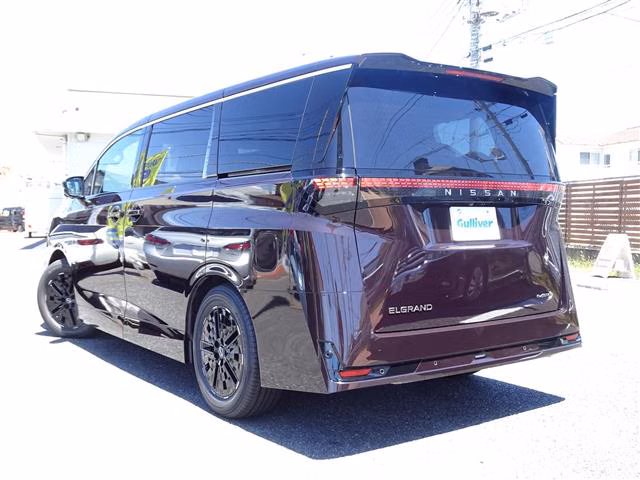 NISSAN ELGRAND