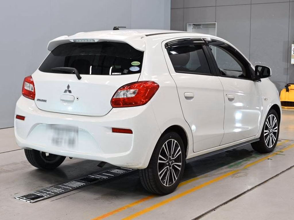 MITSUBISHI MIRAGE