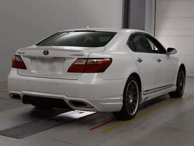 LEXUS LS600H