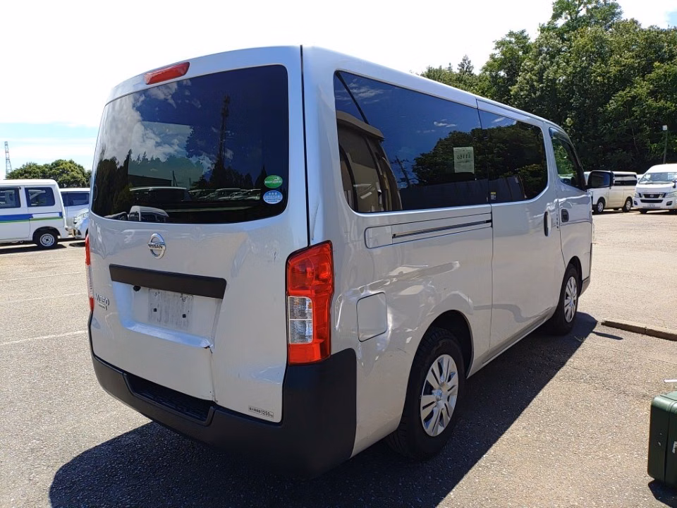 NISSAN NV350 CARAVAN