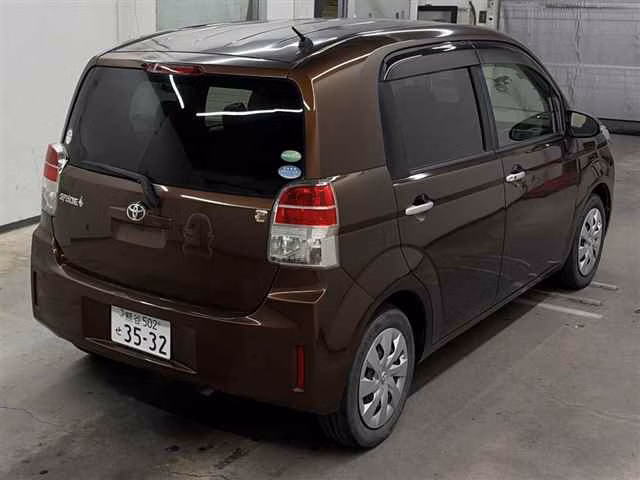 TOYOTA SPADE
