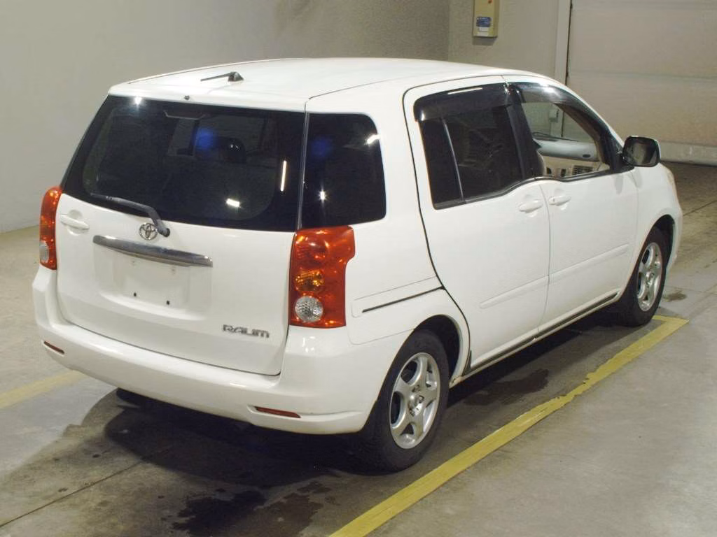 TOYOTA RAUM