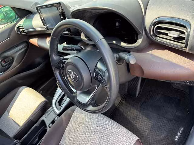TOYOTA YARIS CROSS