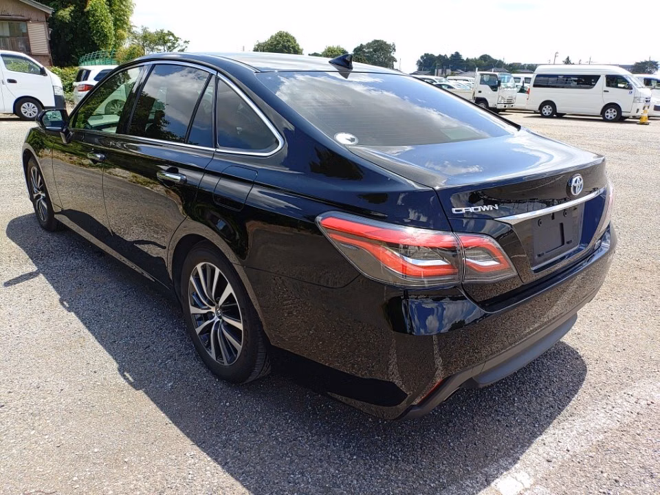TOYOTA CROWN