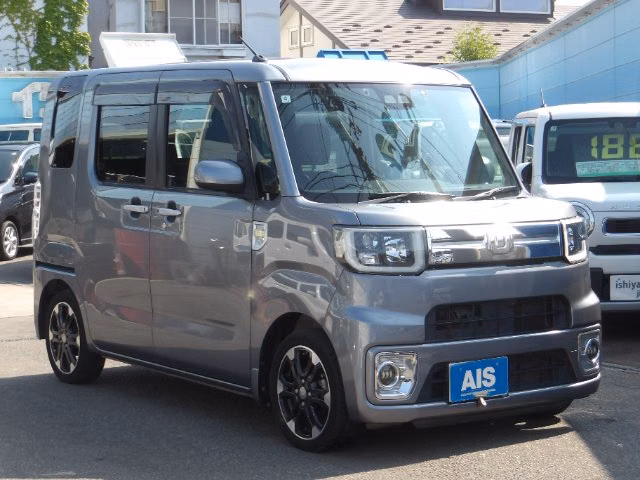 DAIHATSU WAKE