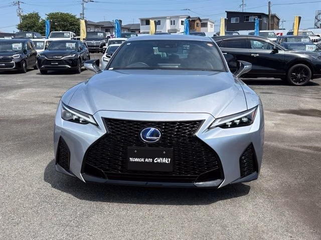 LEXUS IS300H
