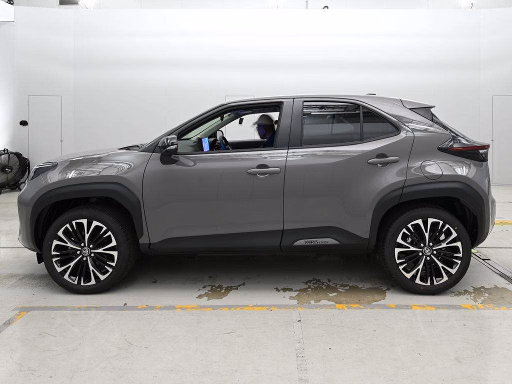 TOYOTA YARIS CROSS