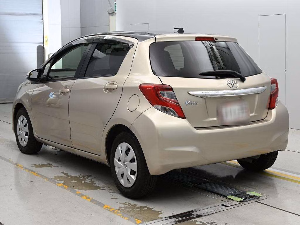 TOYOTA VITZ