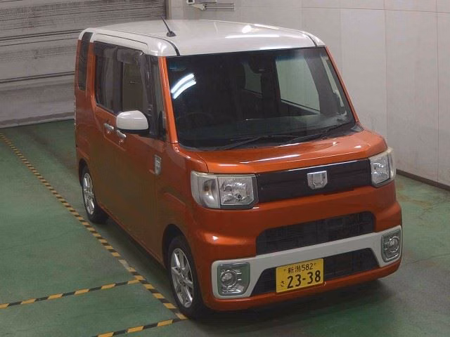 DAIHATSU WAKE