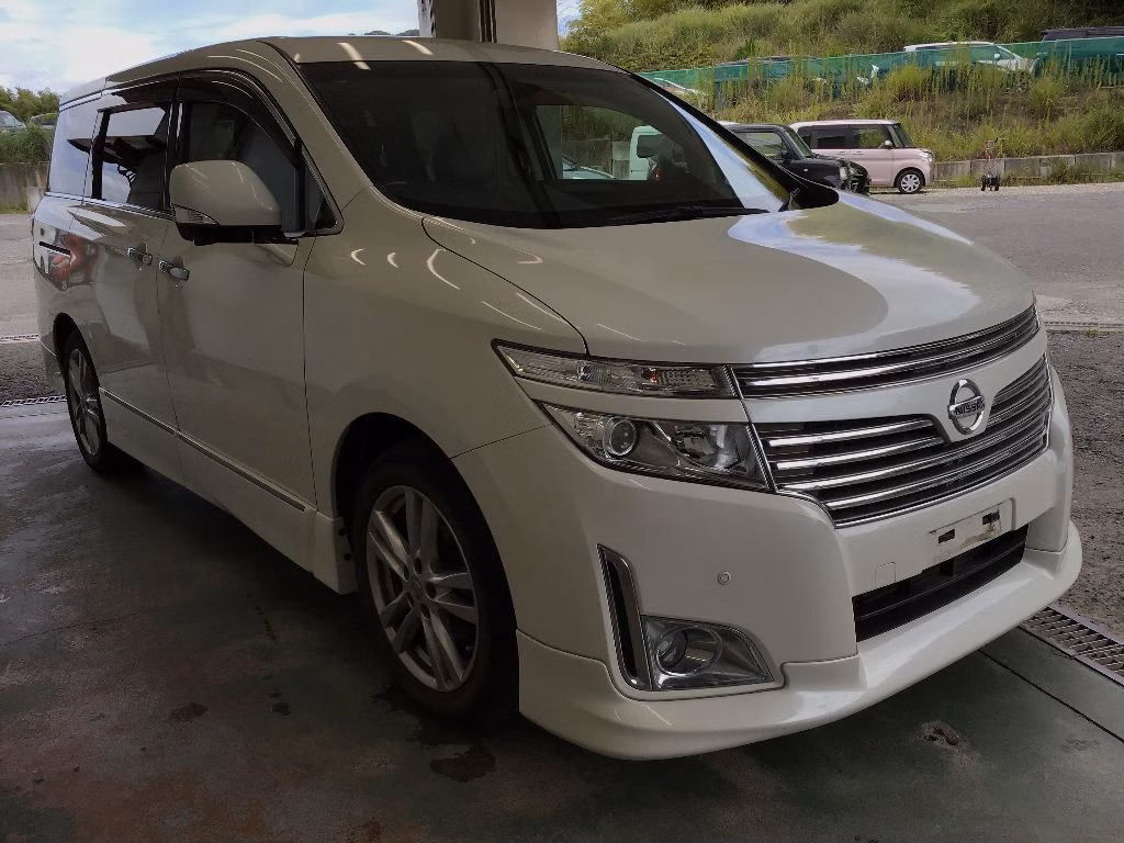 NISSAN ELGRAND