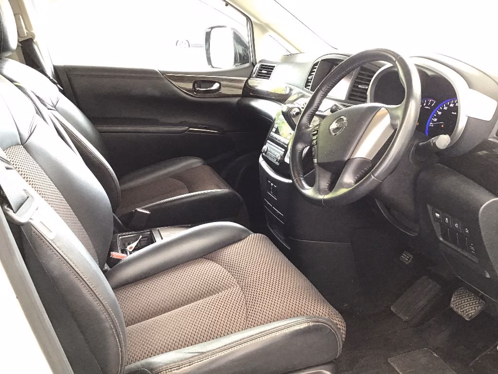 NISSAN ELGRAND