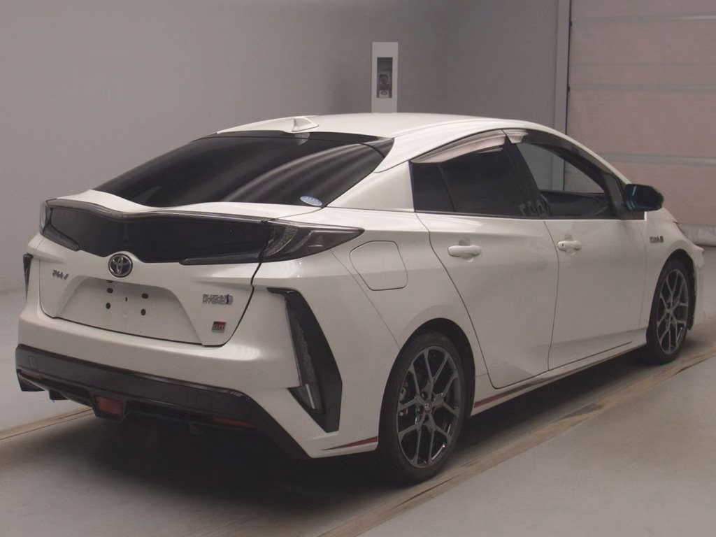 TOYOTA PRIUS PHV