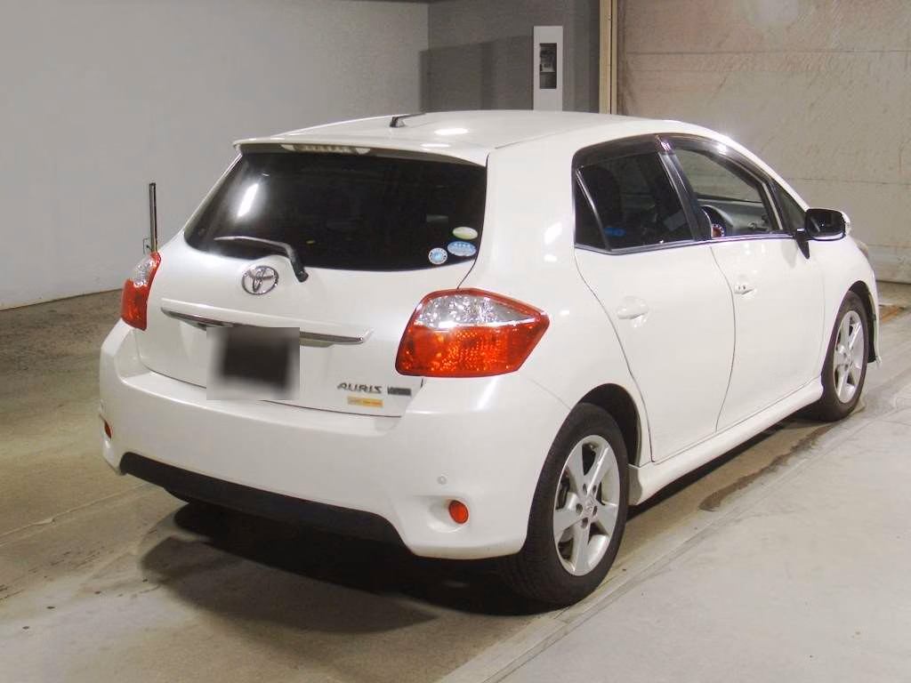 TOYOTA AURIS