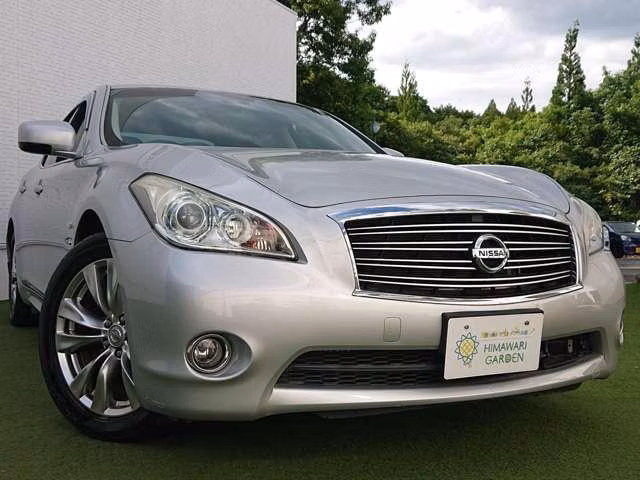 NISSAN FUGA