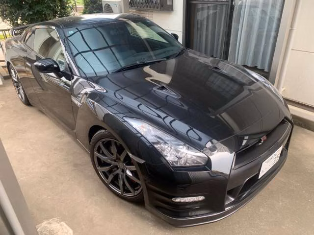 Nissan GT-R