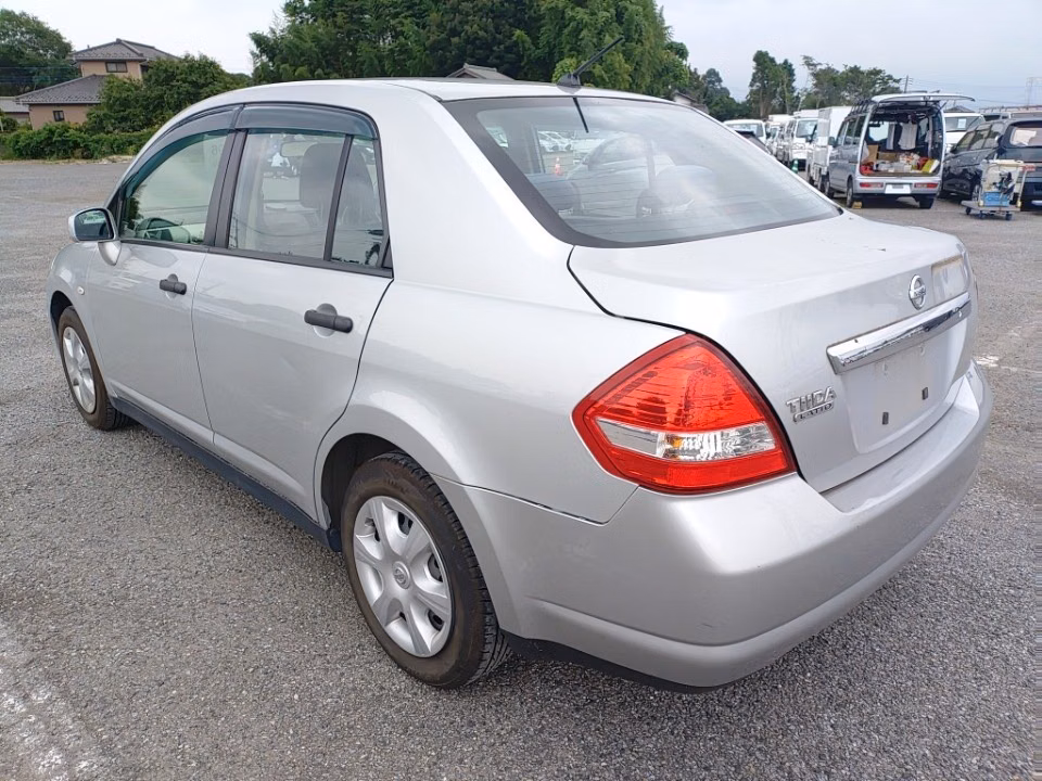 NISSAN TIIDA LATIO