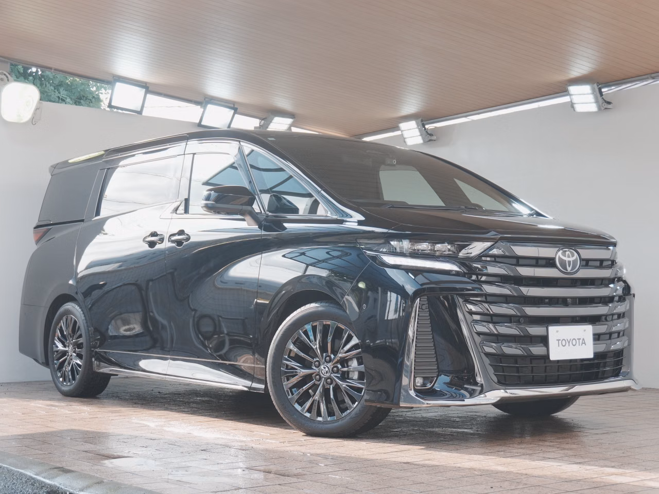 TOYOTA ALPHARD