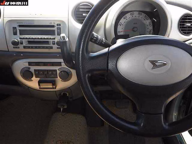 DAIHATSU MOVE LATTE