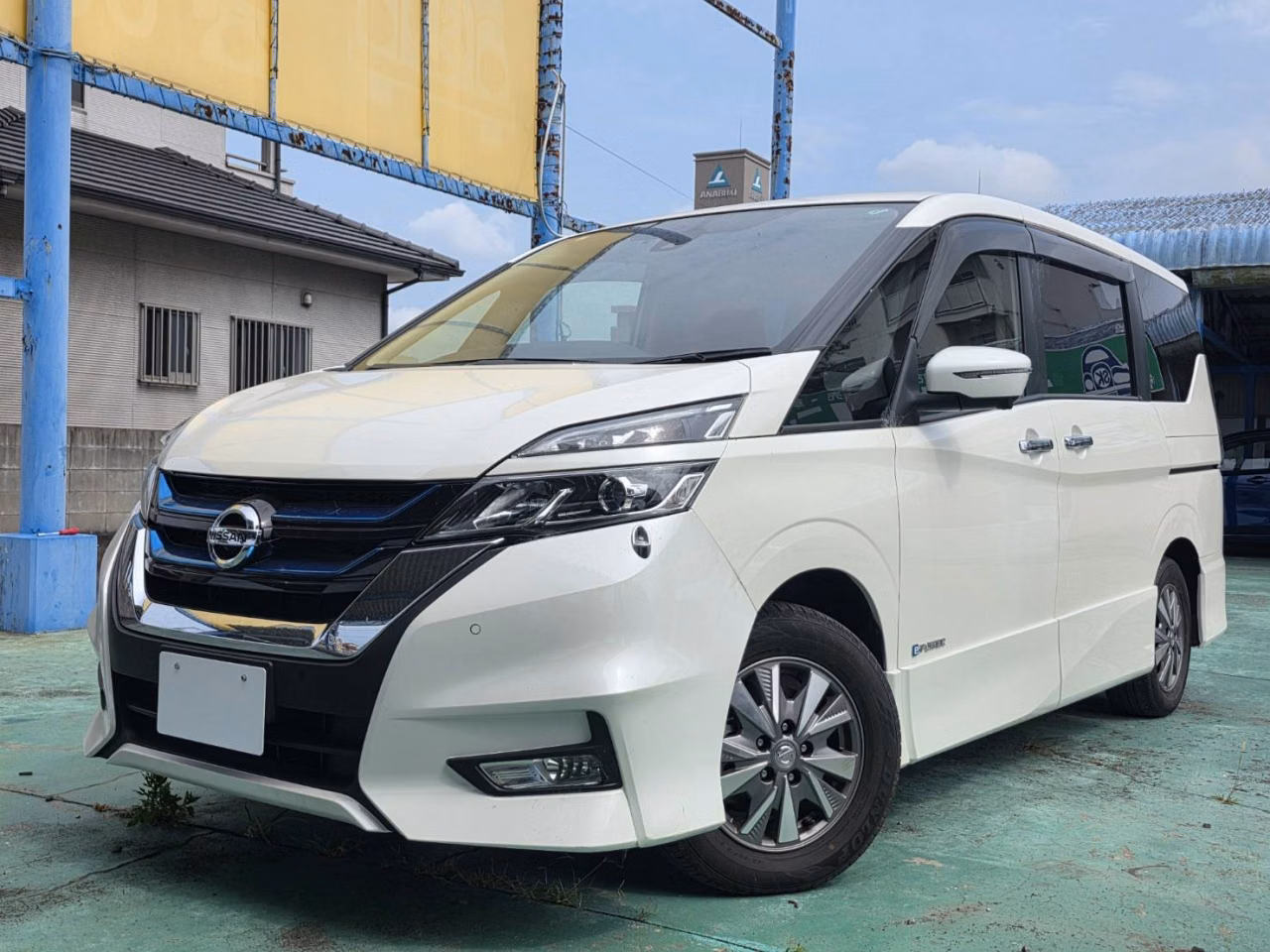 NISSAN SERENA