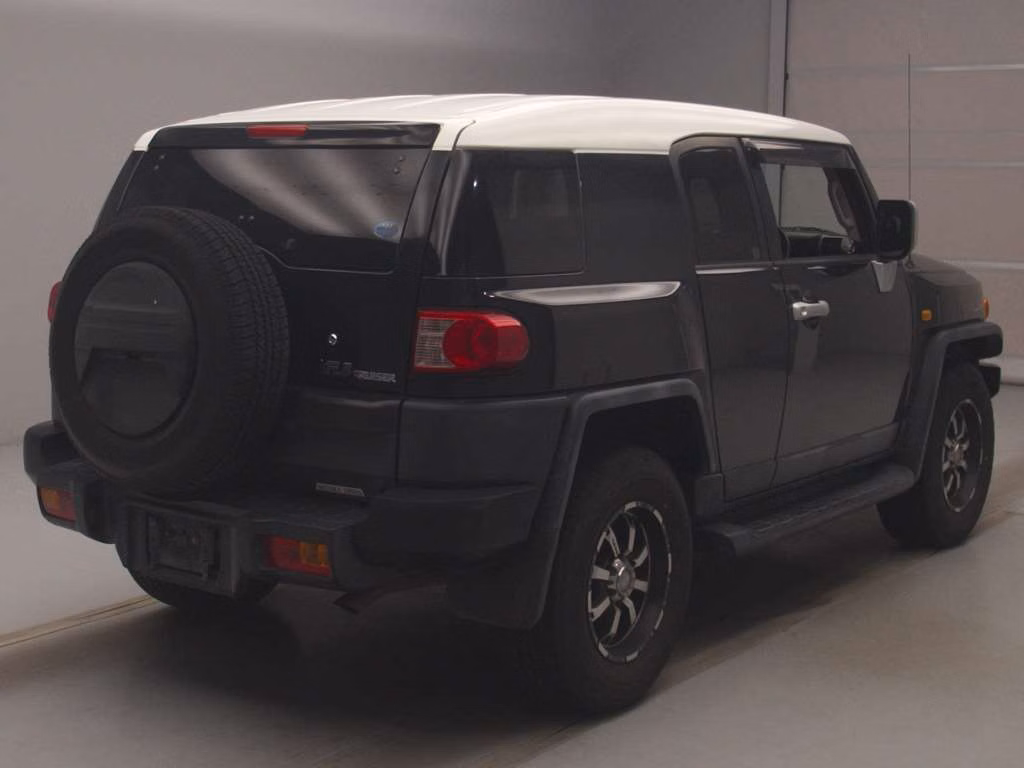 TOYOTA FJ CRUISER