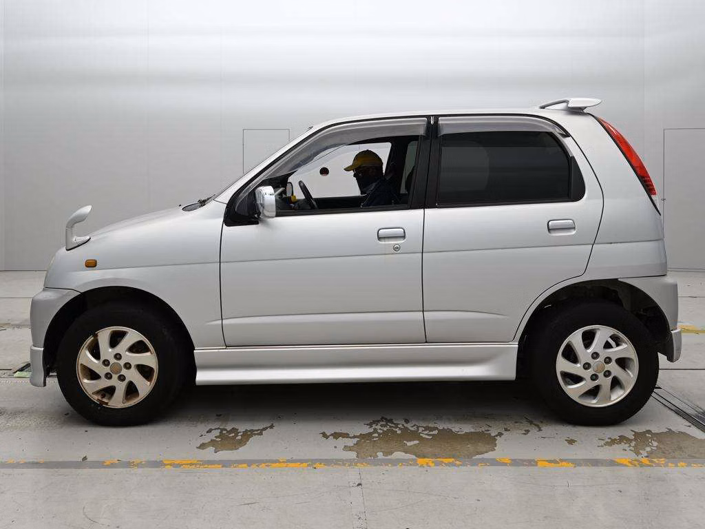 DAIHATSU TERIOS KID