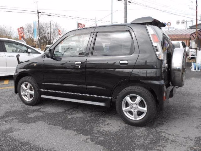 DAIHATSU TERIOS KID