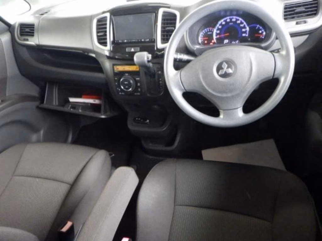MITSUBISHI DELICA D:2
