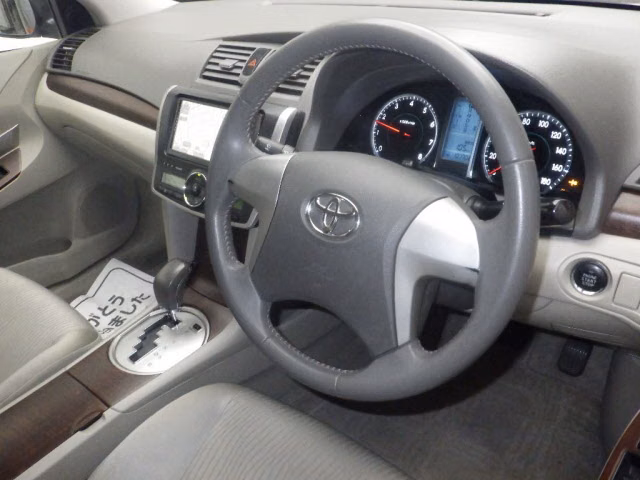 TOYOTA PREMIO