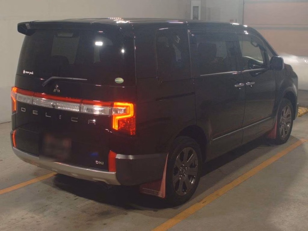 MITSUBISHI DELICA D:5
