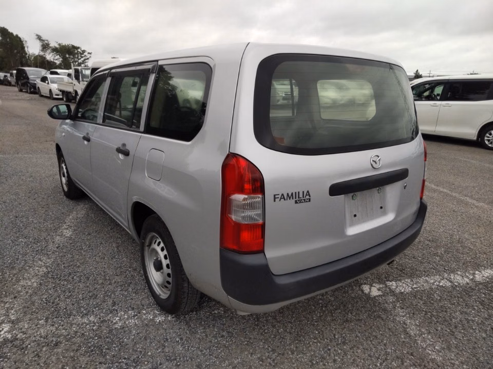 MAZDA FAMILIA