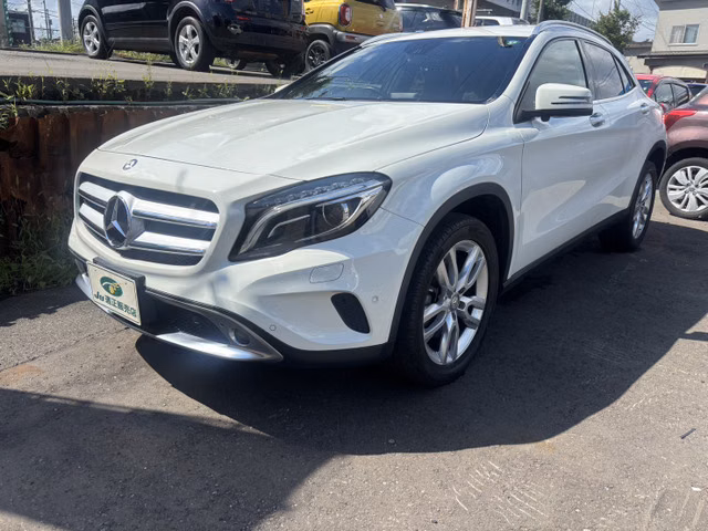 MERCEDES-BENZ GLA-CLASS
