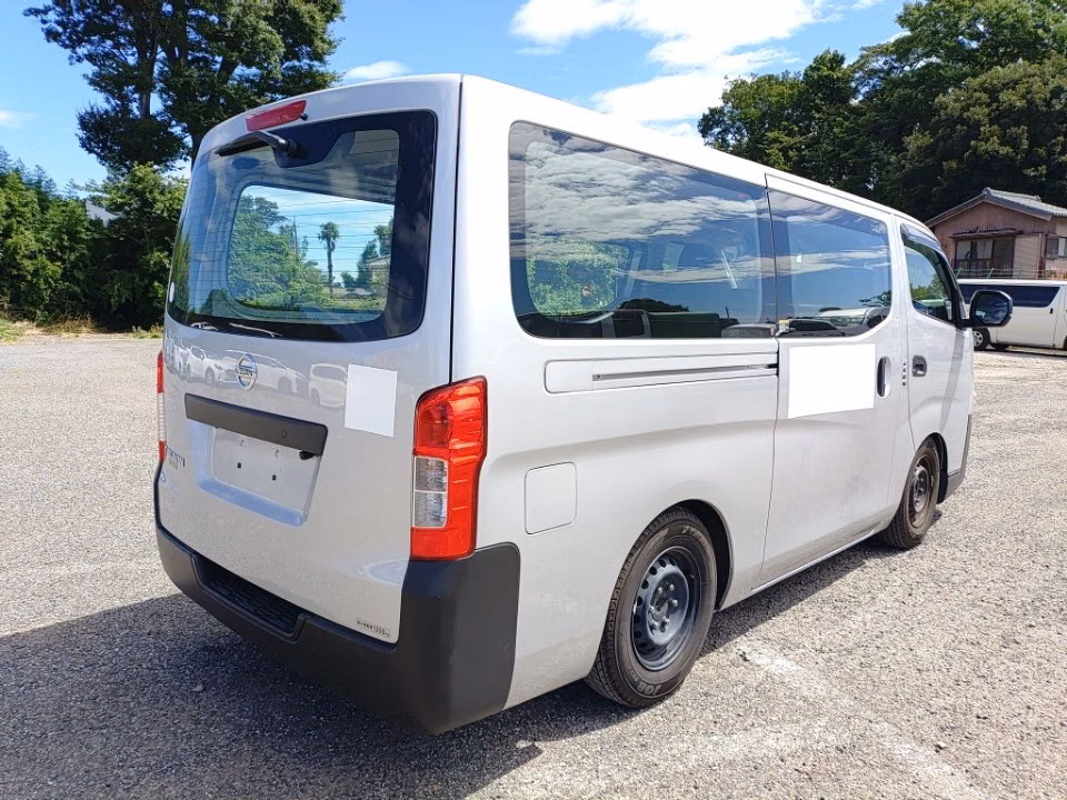 NISSAN NV350 CARAVAN