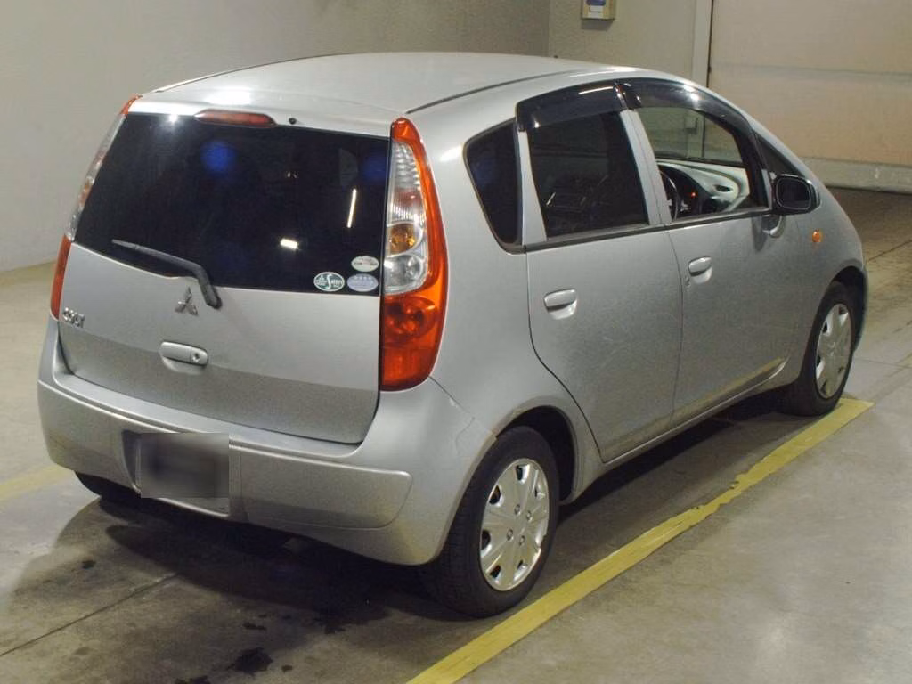 MITSUBISHI COLT