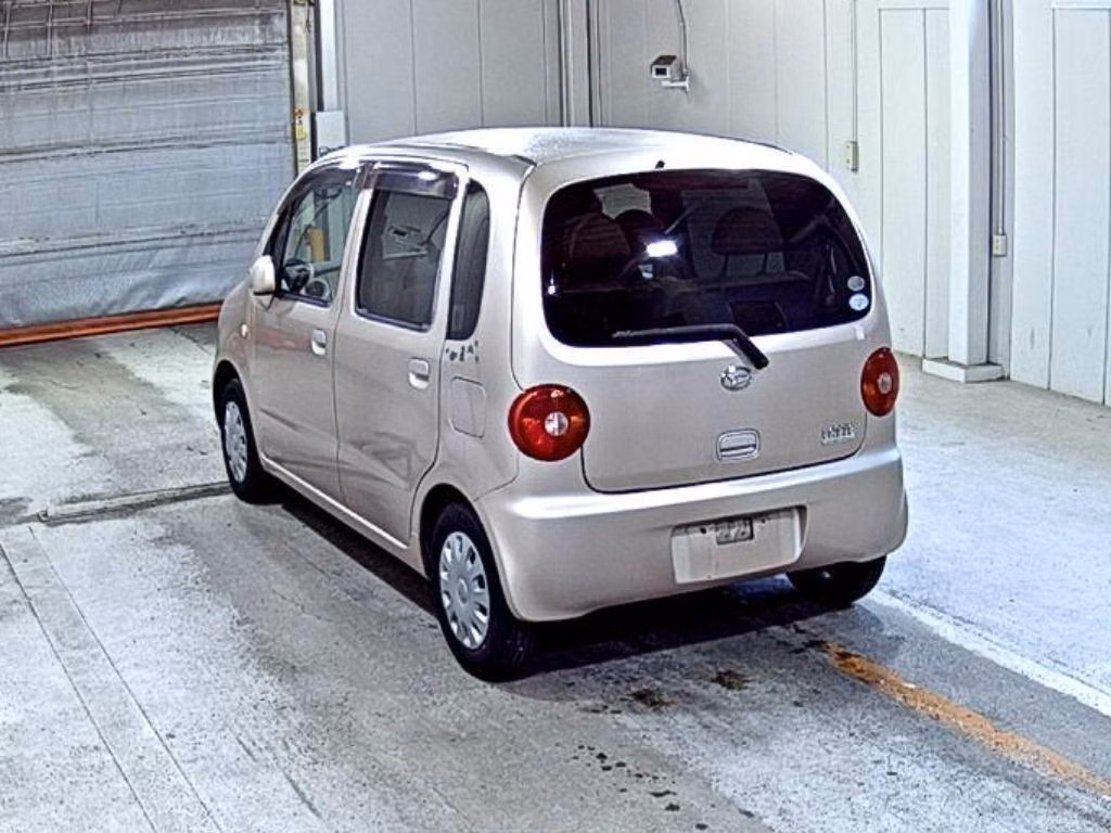 DAIHATSU MOVE LATTE