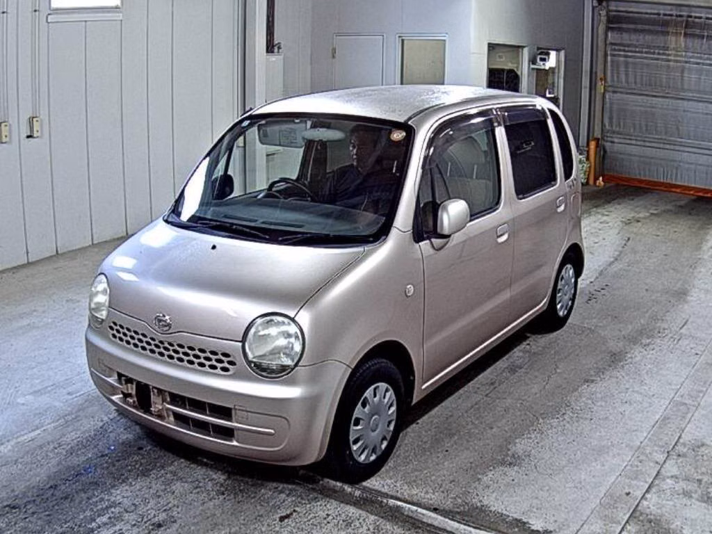 DAIHATSU MOVE LATTE