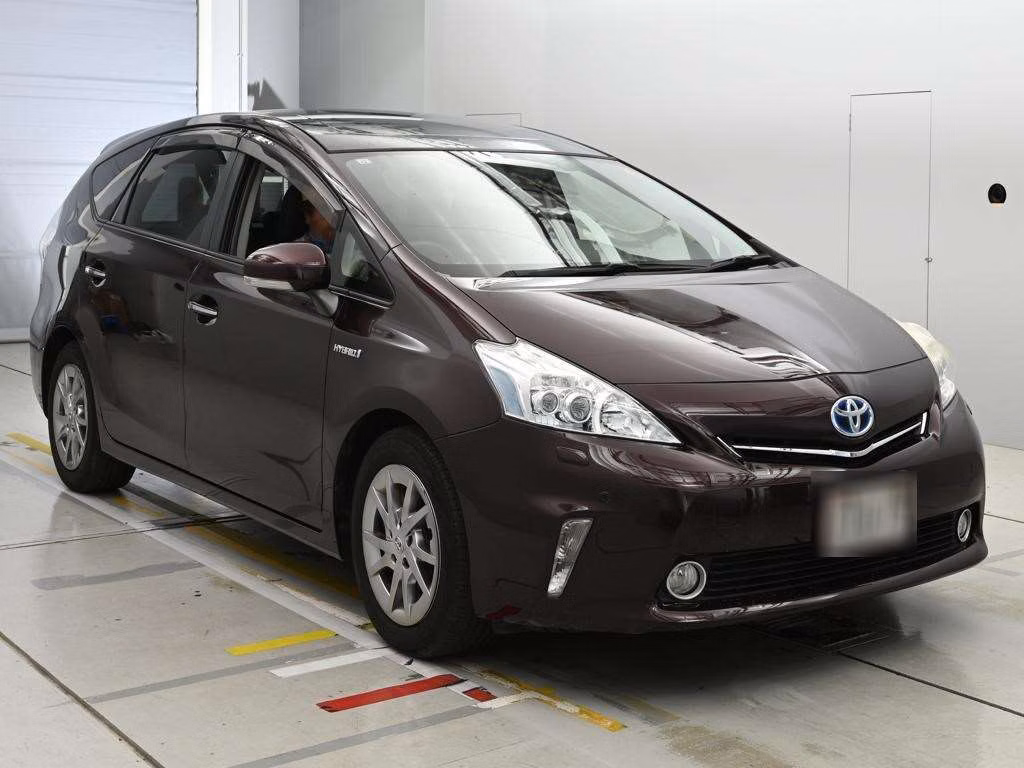 TOYOTA PRIUS ALPHA