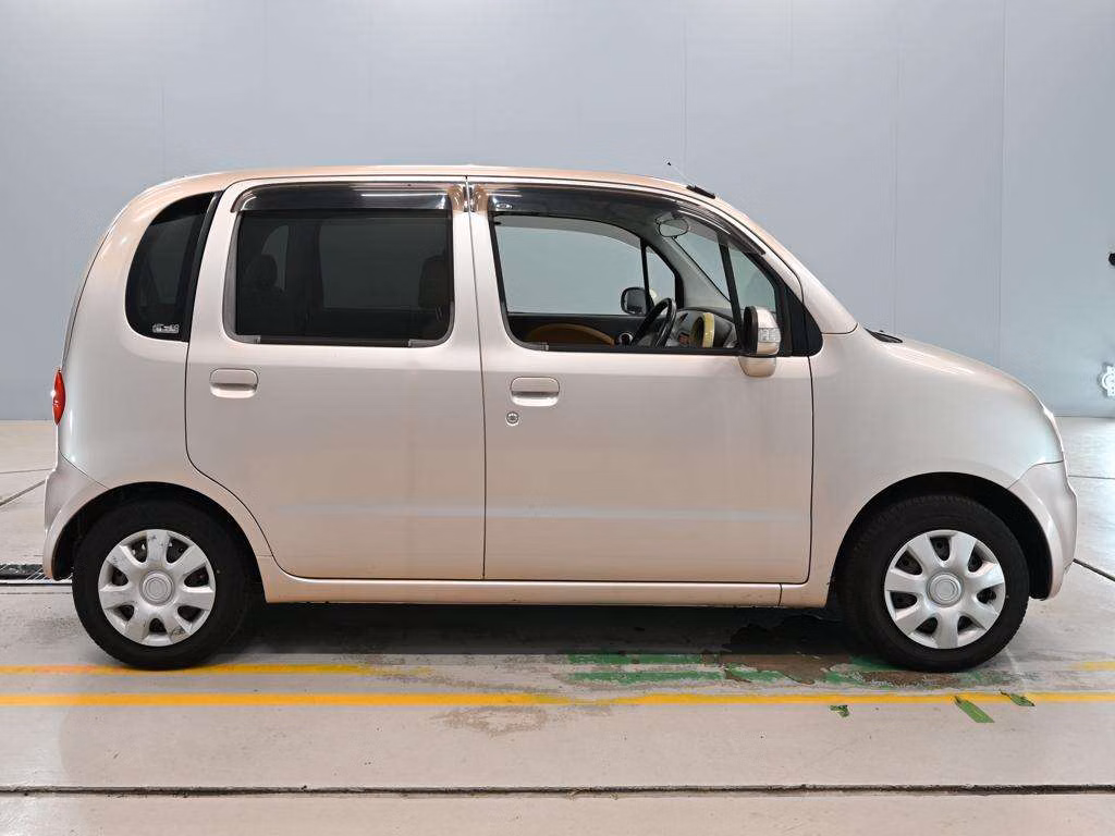 DAIHATSU MOVE LATTE