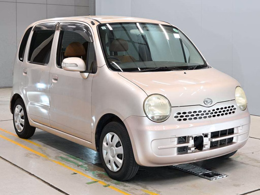 DAIHATSU MOVE LATTE