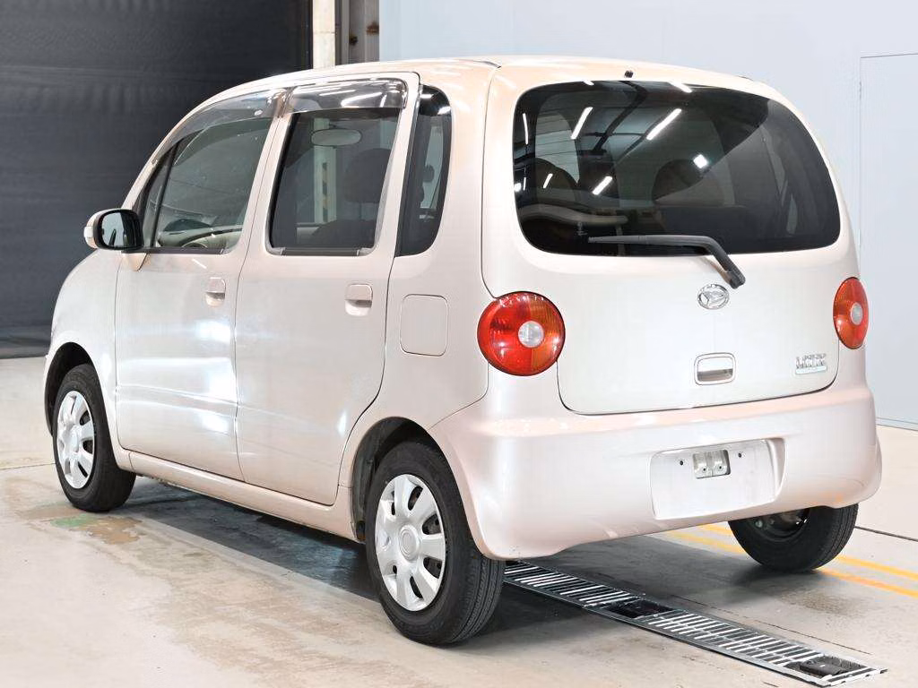DAIHATSU MOVE LATTE