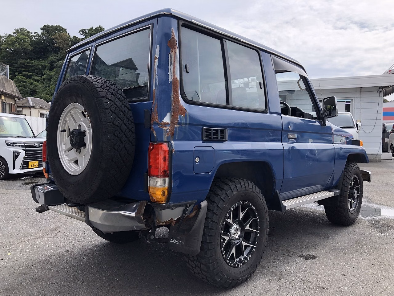 TOYOTA LAND CRUISER